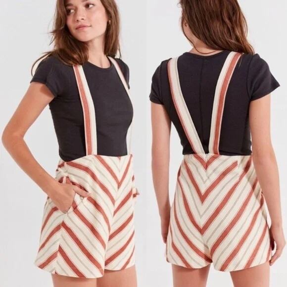 Urban Outfitters Maisey Striped Pocket Overalls Shorts Size Small - Picture 1 of 8